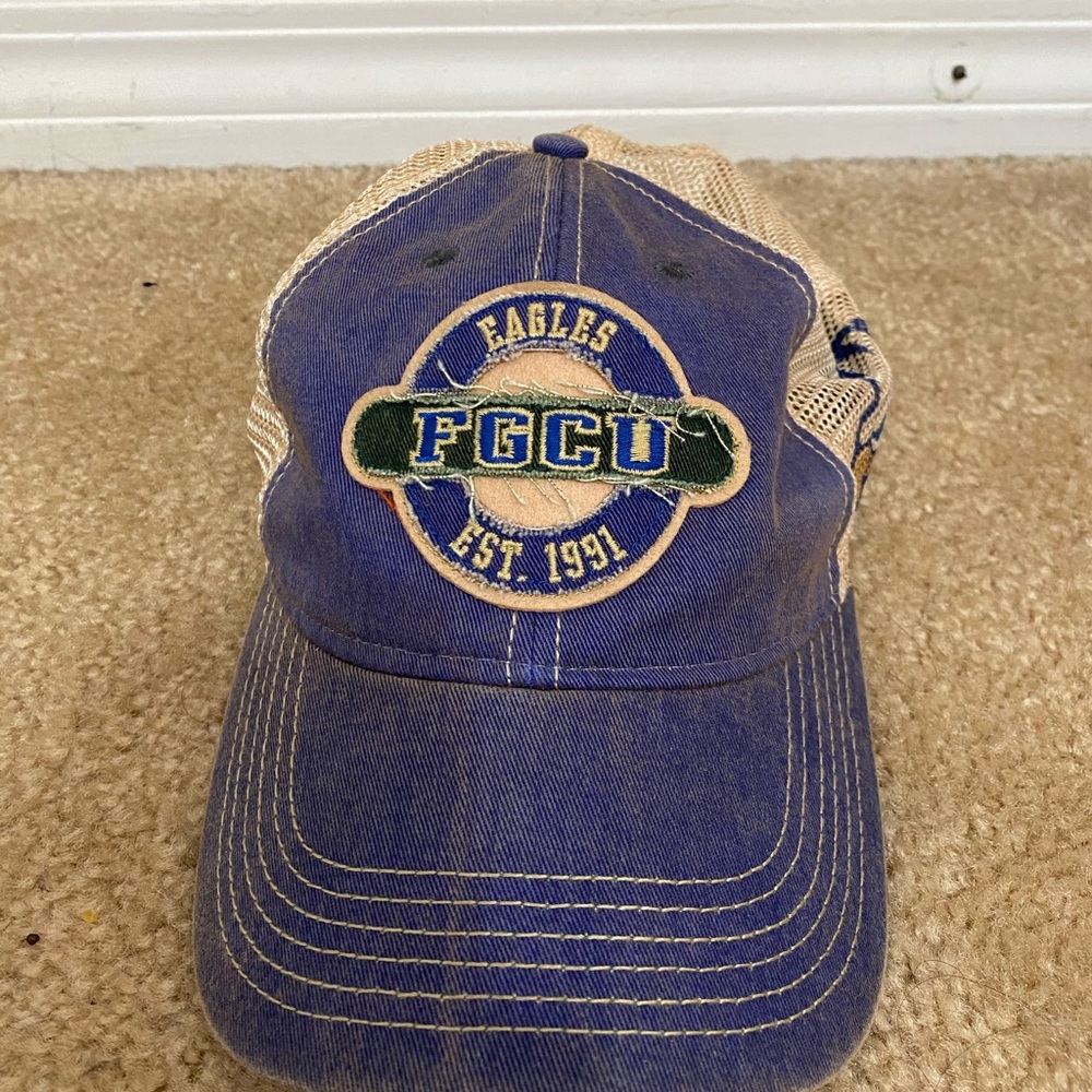** TRUCKER HAT MESH FGCU**
